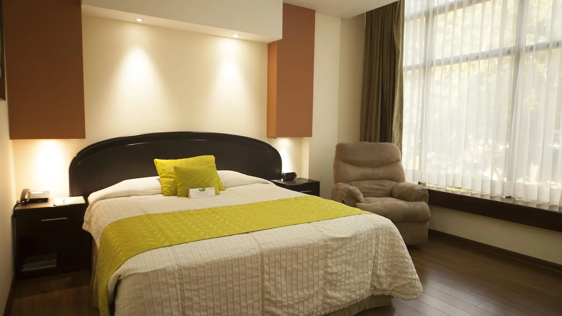 ***  Hotel Ramada Guayaquil Ecuador